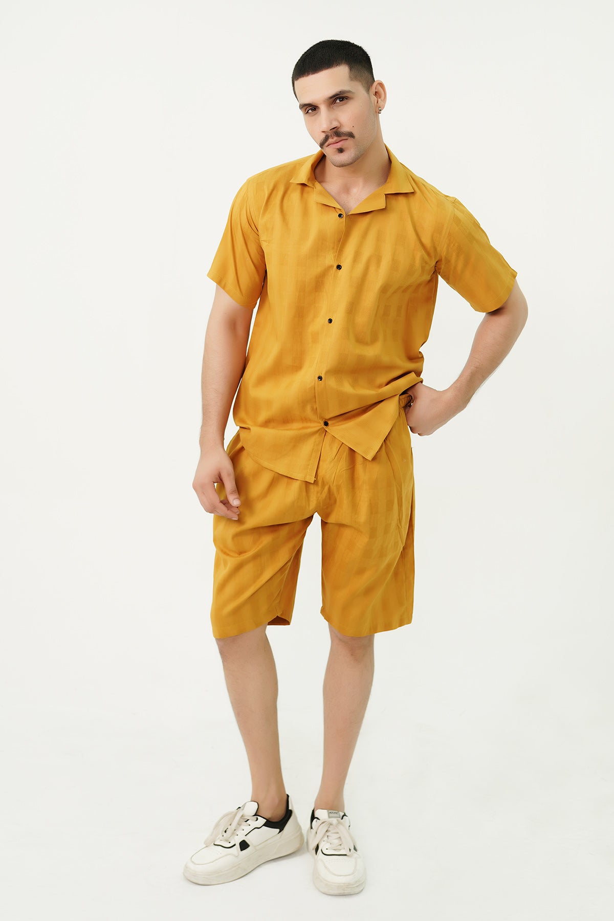 TEXTURED SHORTS SET